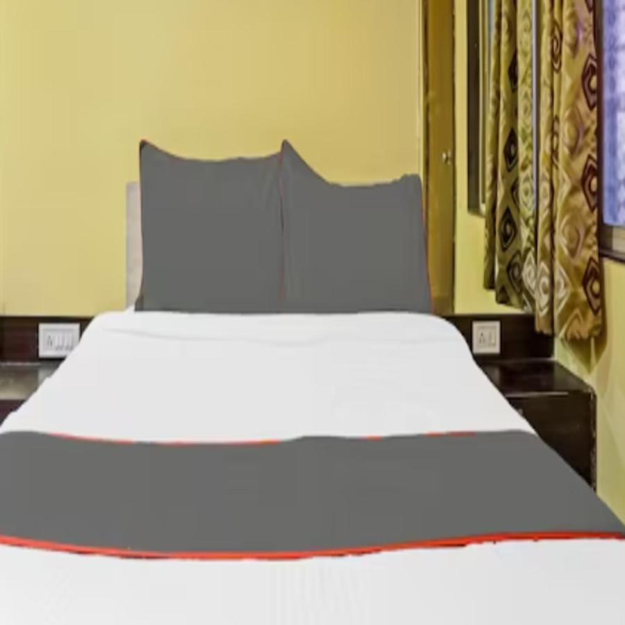 Carnival Hotel プネ エクステリア 写真
